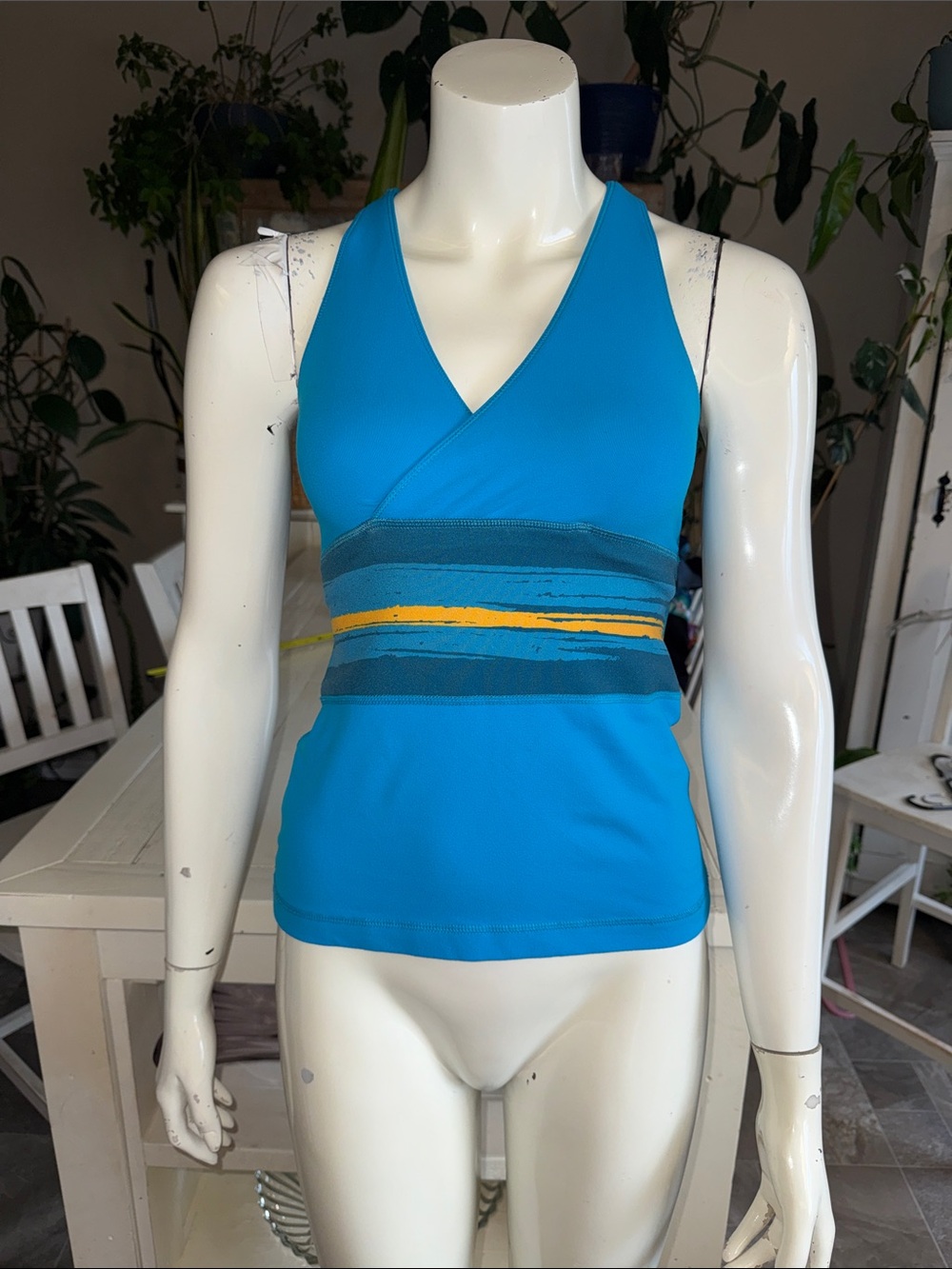 Lululemon Vintage Women’s Blue Tank Top with Contrast Stripe size 4